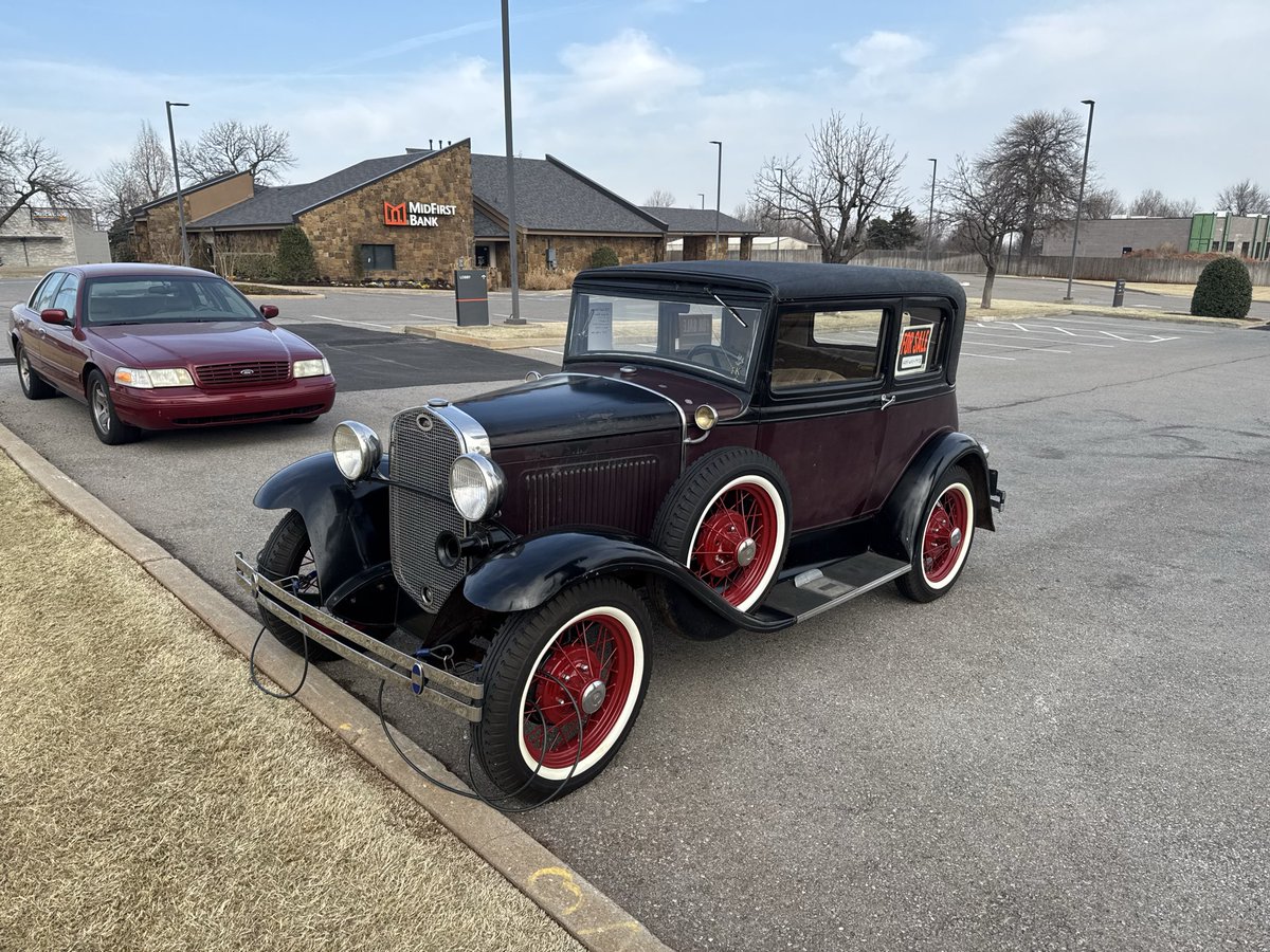 LawyerGatMAREJD's tweet image. Spotted in the wild: A survivor 1931 #Ford #ModelA Victoria.