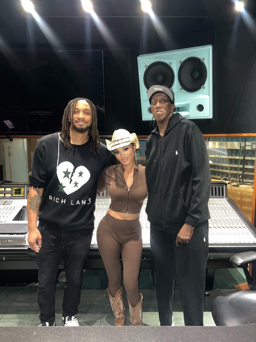 Congratulations to DFW Rap star @Daraja_Superstar signing a new deal with Cash Money Records
