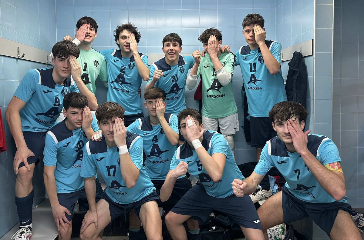 🔢 RESULTADOS VTG | JUVENIL DIVISIÓN DE HONOR | + 3 del DH en Coruña. Continuamos trabajando…

<a href="/5Corunafs/">5 CORUÑA FUTBOL SALA</a> 3
<a href="/VTGfutbolsala/">VALLADOLID TIERNO</a> 5
⚽️ Iker Alonso
⚽️⚽️ Gonzalo Placer
⚽️⚽️ Arturo González

⚽️💙#VTG #UVADeporte 
#CrecerJuntos #GanarEnEquipo
<a href="/FutSalRFEF/">Futsal RFEF</a> 
<a href="/FCyLF/">RFCYLF</a>