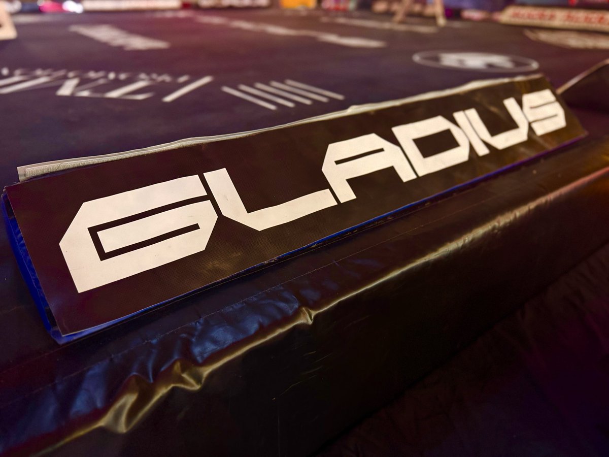 KayOrWho? tweet media