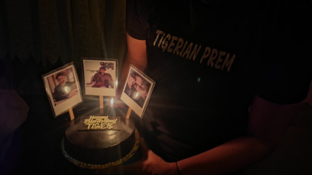 3tigerjackishr1's tweet photo. Happy Idol Birthday 
@iTIGERSHROFF ❤️
#TigerShroff #tigerian #happybirthday https://t.co/9wfn3ZltHU