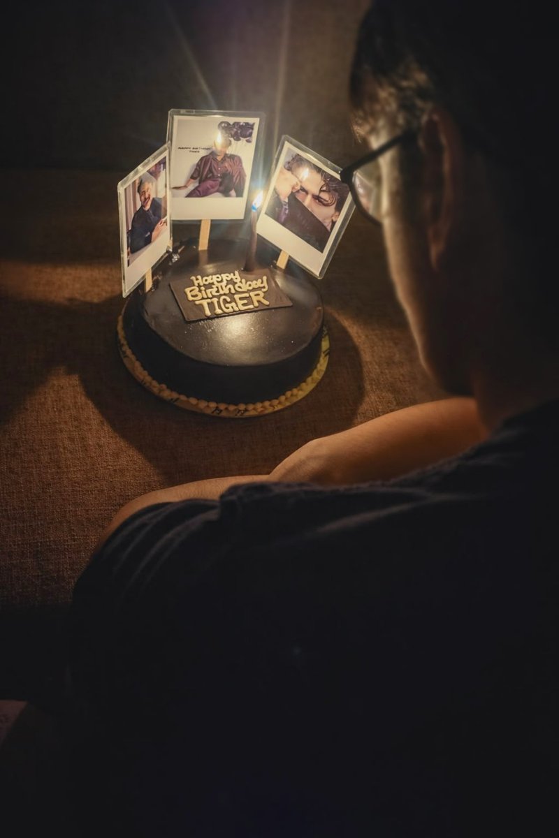 3tigerjackishr1's tweet photo. Happy Idol Birthday 
@iTIGERSHROFF ❤️
#TigerShroff #tigerian #happybirthday https://t.co/9wfn3ZltHU