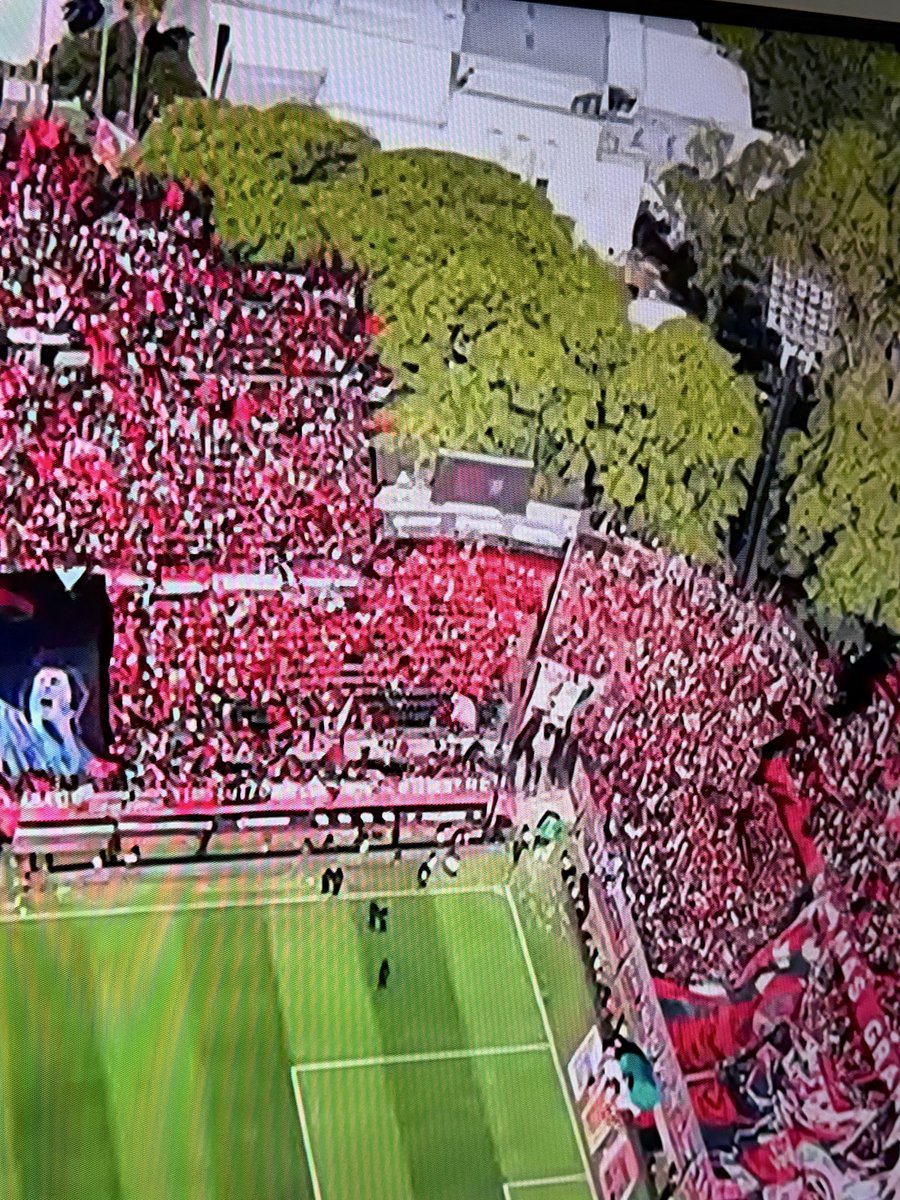 No llenaron la cancha en el clásico, esto es histórico desde ya