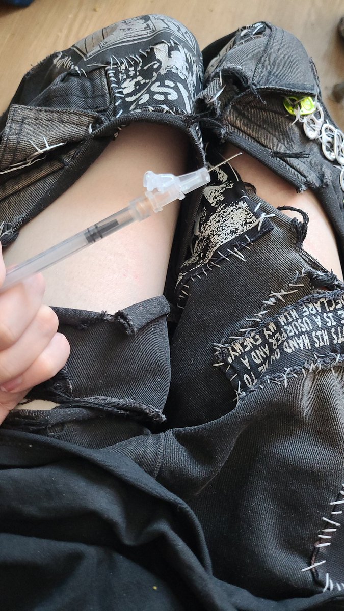 eepyfoxgirl tweet media