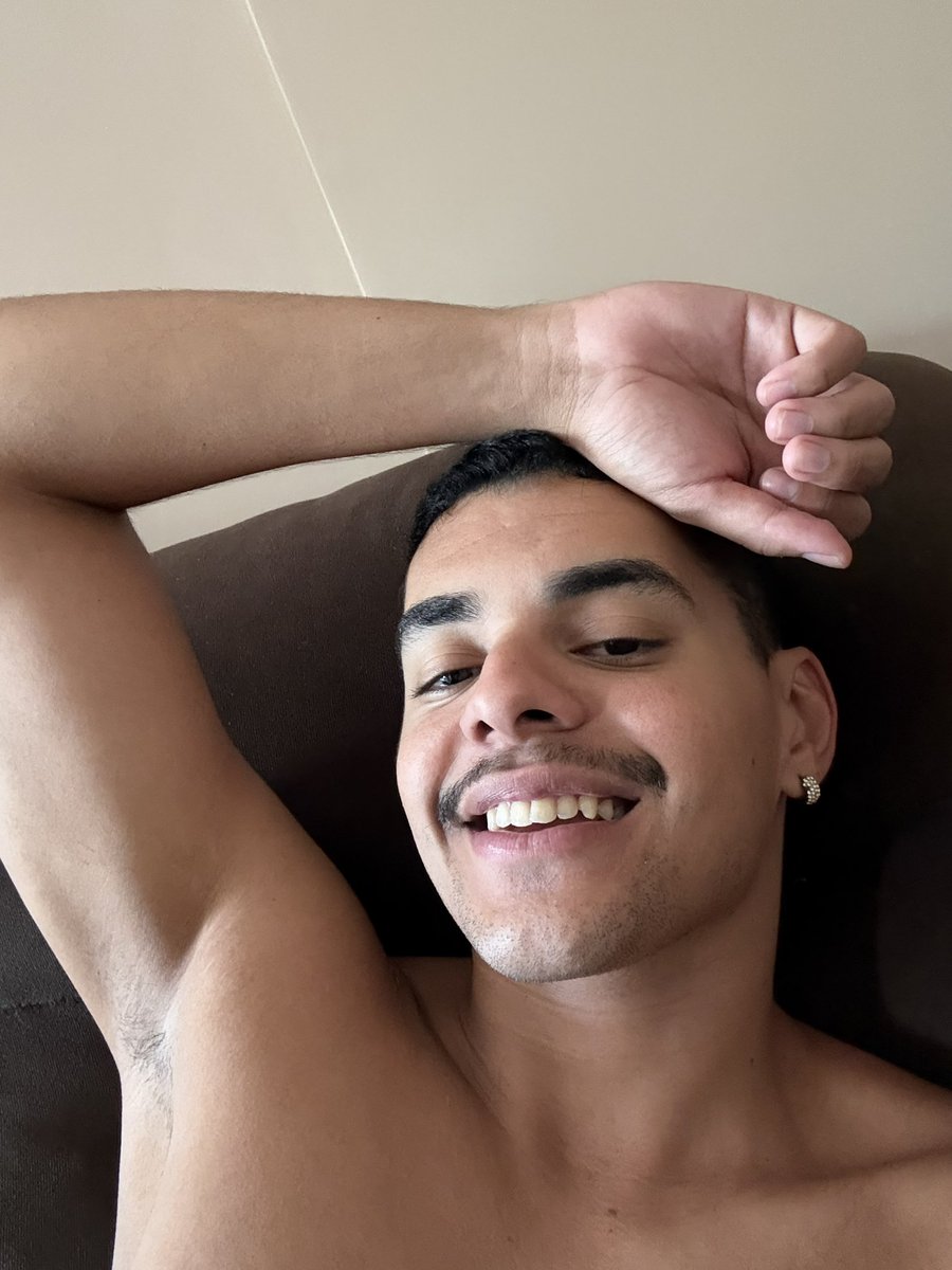 GusOrnelass's tweet photo. domingo 🥵 https://t.co/U1Qth039pn