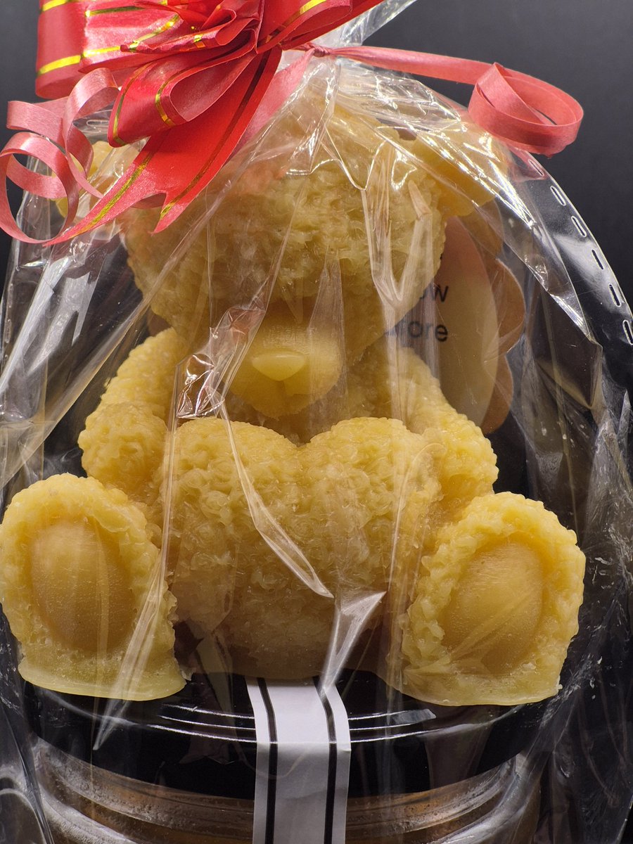 eve_bees's tweet image. This gorgeous gift is available at gill-evehoneybees.co.uk 
#LincsConnect #thecraftersuk #honey #candles #handmade