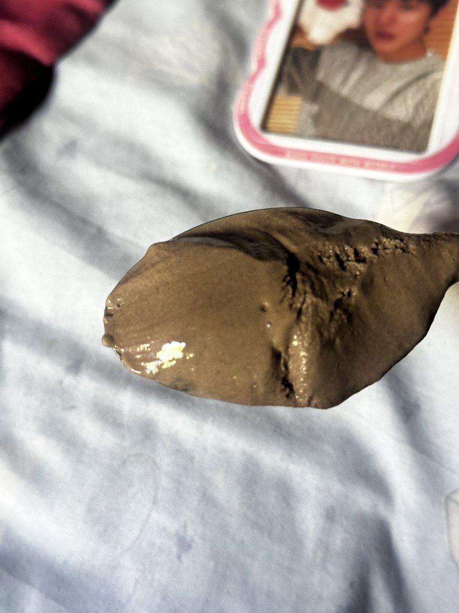 taetrolito's tweet photo. LO RICO QUE ES EL HELADO DE CHOCOLATE DUBAI DEOS ME VOLVI ADICTA SI VAN A GRIDO PIDANSELO POSTA https://t.co/KP1ywb4gQl