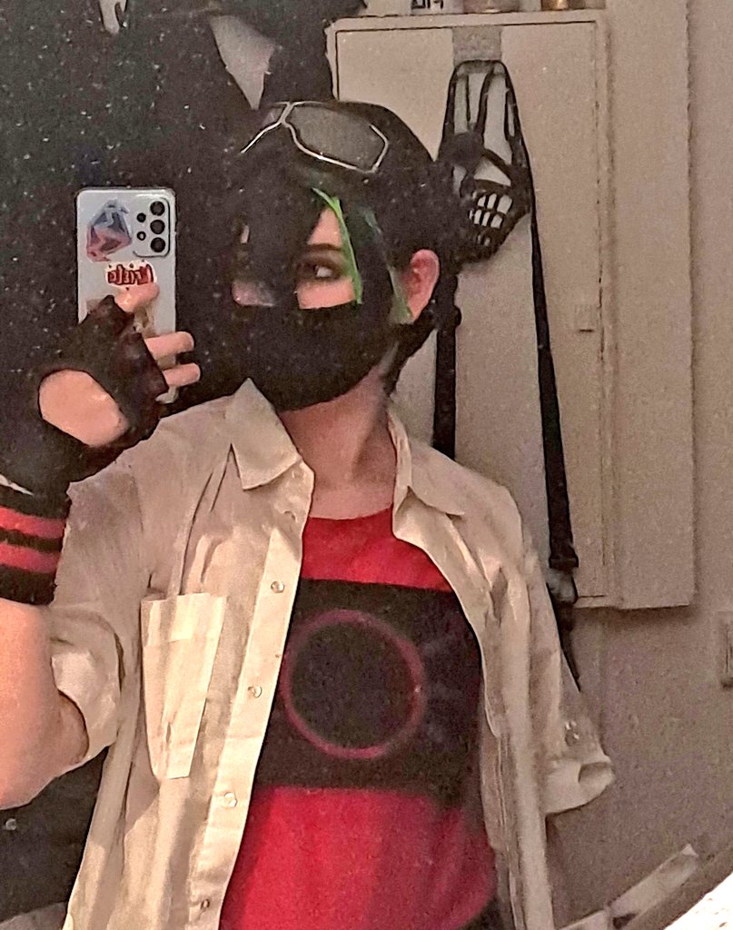 Why do I look so similar to this guy

anywaysss MHO Mario cosplay bc yes 

<a href="/_Mario_Mania_/">Sol The Sunbear / Mariomania</a>