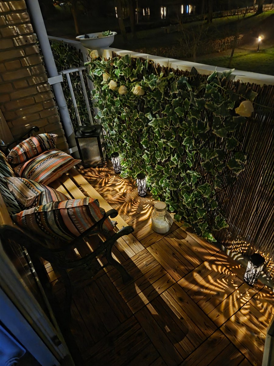 MissDeVillps4's tweet image. Step by step I'm creating a lovely place to chill this summer.  I can see myself spend some nice summer evenings here #balcony #cozy #summerproof