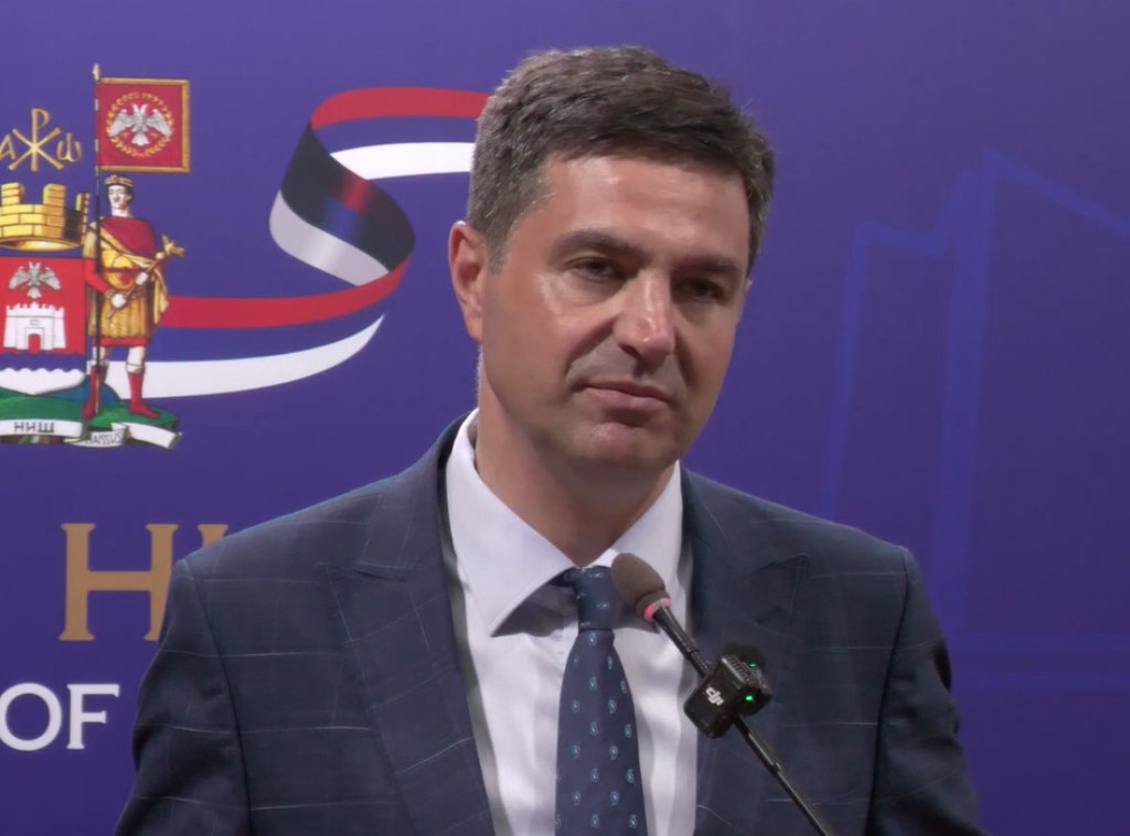 sns_srbija's tweet photo. Павловић: Оштро осуђујем покушај увреде председника Вучића
https://t.co/FGlCKcOZ8d https://t.co/8O3V1IG5AS