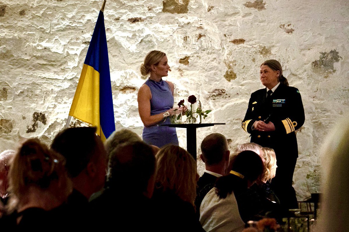 PowerUpUkraine tweet media