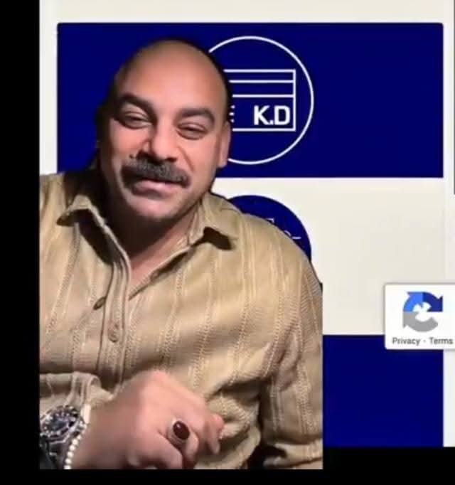 shno74's tweet photo. شباب مصريين مغتربين في الكويت 

يعلنون انهم تحت امر الكويت في اي وقت 
وانهم فداء للكويت بارواحهم 

زمان كان العرب بيروحو يحاربو مع بعض زي حر ب اكتوبر الجميع شارك فيها والكل ساعدنا 

العرب زمان كانو عون لبعض وكتف ف كتف مع بعض 

الناس دي شغاله ف البلد ومش عايزه حاجة جديدة يعني الناس شايله جميلة ل البلد اللي بياكلو فيها عيش 

موقف جميل بصراحة وعجبني