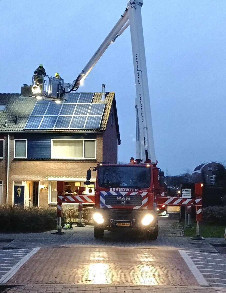 112 melding Woningbrand aan de Zwaluwweg in Enkhuizen