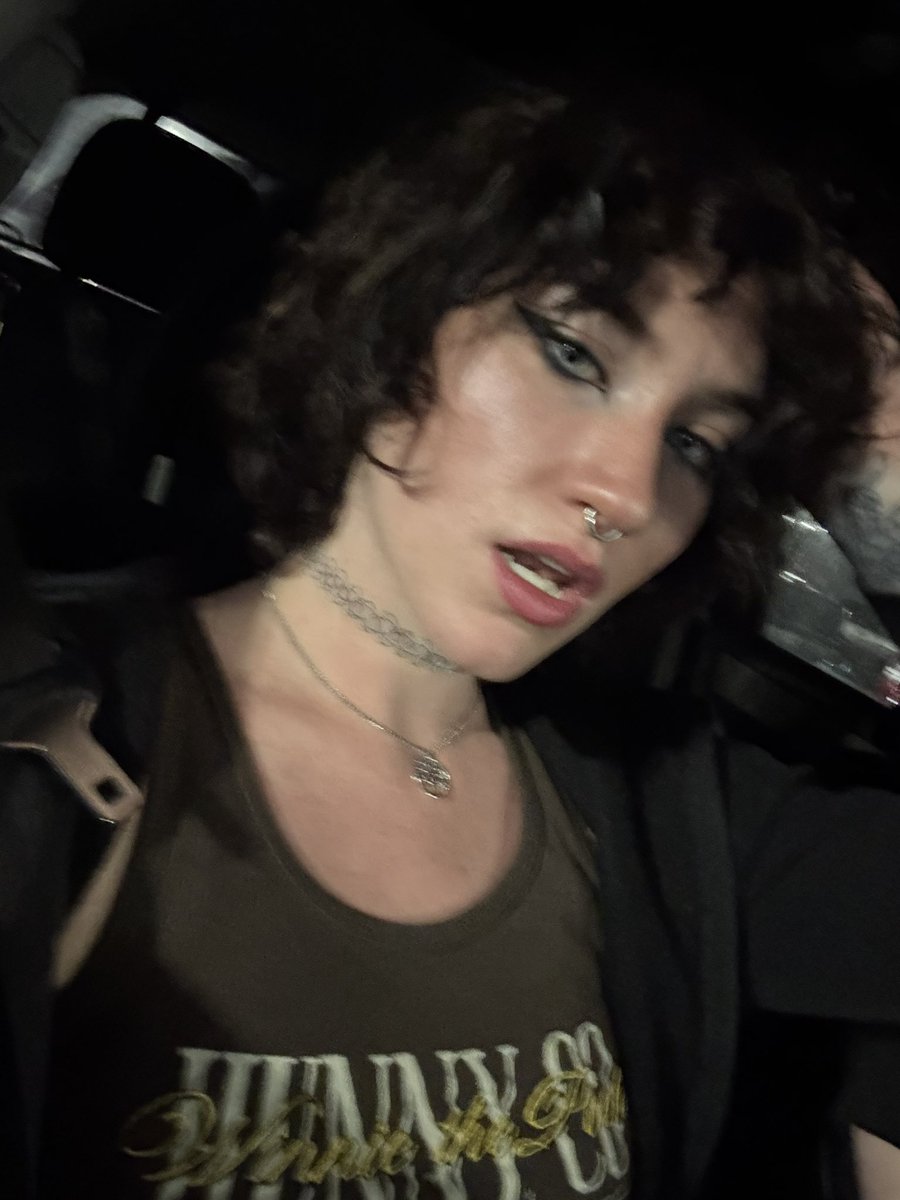 originalxxxdoll's tweet photo. New cut &amp; color

#alterative #altgirl #blackhair #oheff #onlyfans #OF #eyeliner #meme #memes https://t.co/mhHz5JYlAT