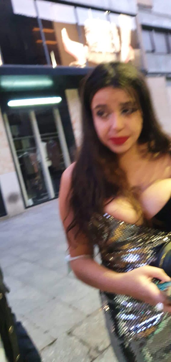 ¿Tú sabes que eso es un anuncio publicitario y que yo nunca no me he operado nada, no?

Lo que no es publicidad es esto, yonki poligonera.