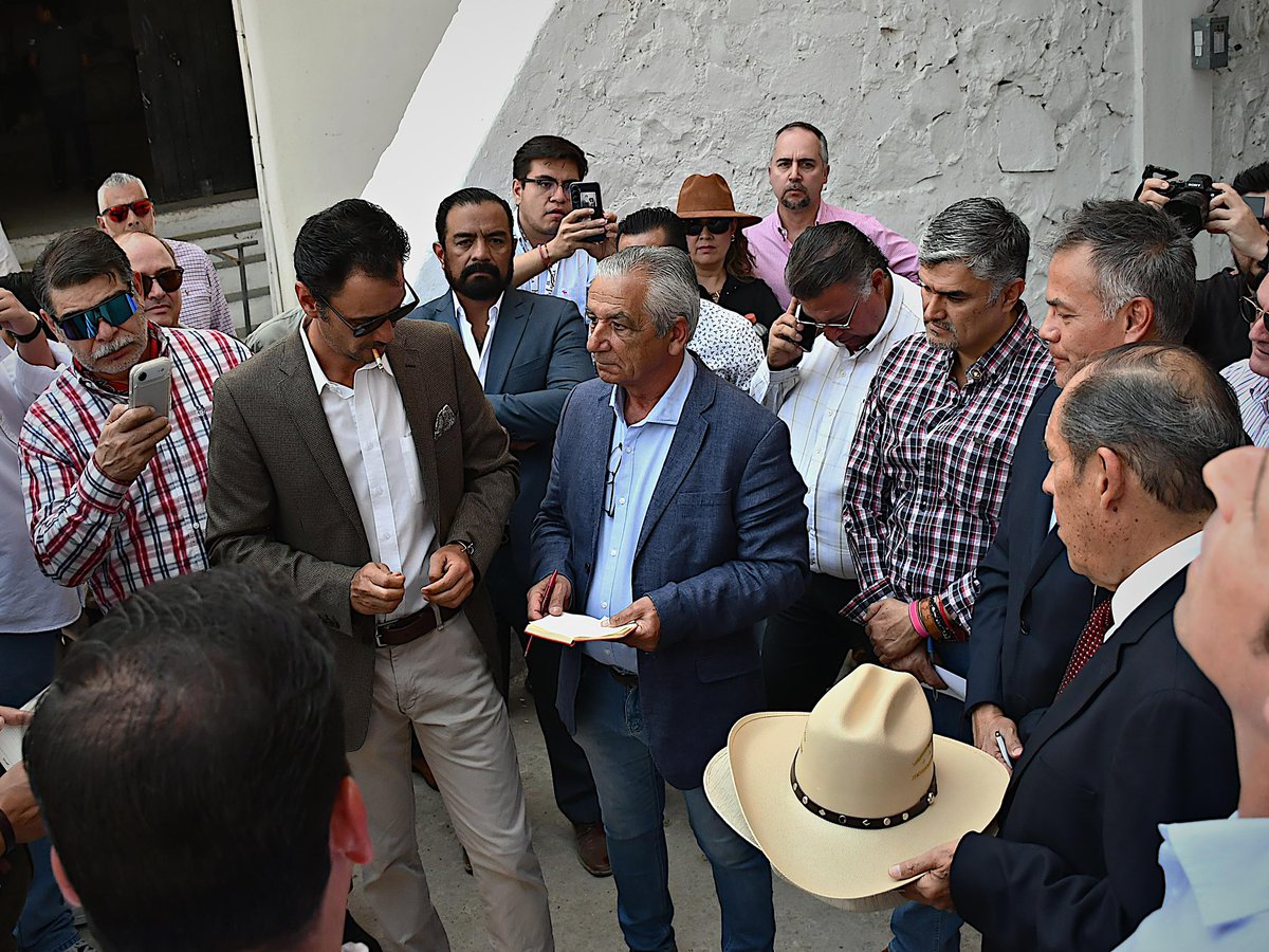 emsa_gdl's tweet photo. ✨ Momentos del sorteo de la Corrida del día de hoy en la Plaza Nuevo Progreso. https://t.co/fbY9N78282