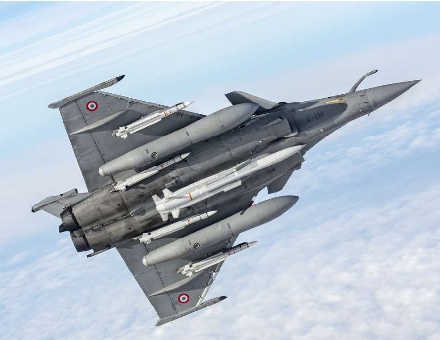 C'est Carré 🟩 tweet media