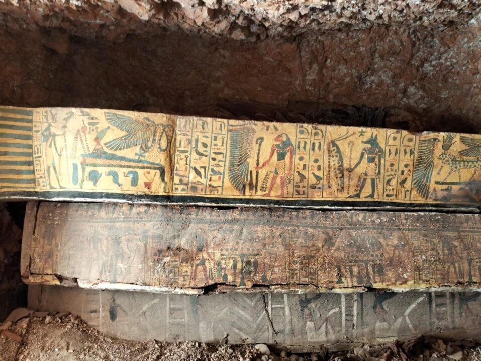 BIG EGYPT FIND: 22 painted coffins + sealed papyri &amp; chantress titles + MUMMIES unearthed in Luxor's Seneb tomb courtyard. Zahi Hawass calls it EXCEPTIONAL #EgyptArchaeology #AncientMummies #ZahiHawass
dailynewsegypt.com/2026/02/28/egy…