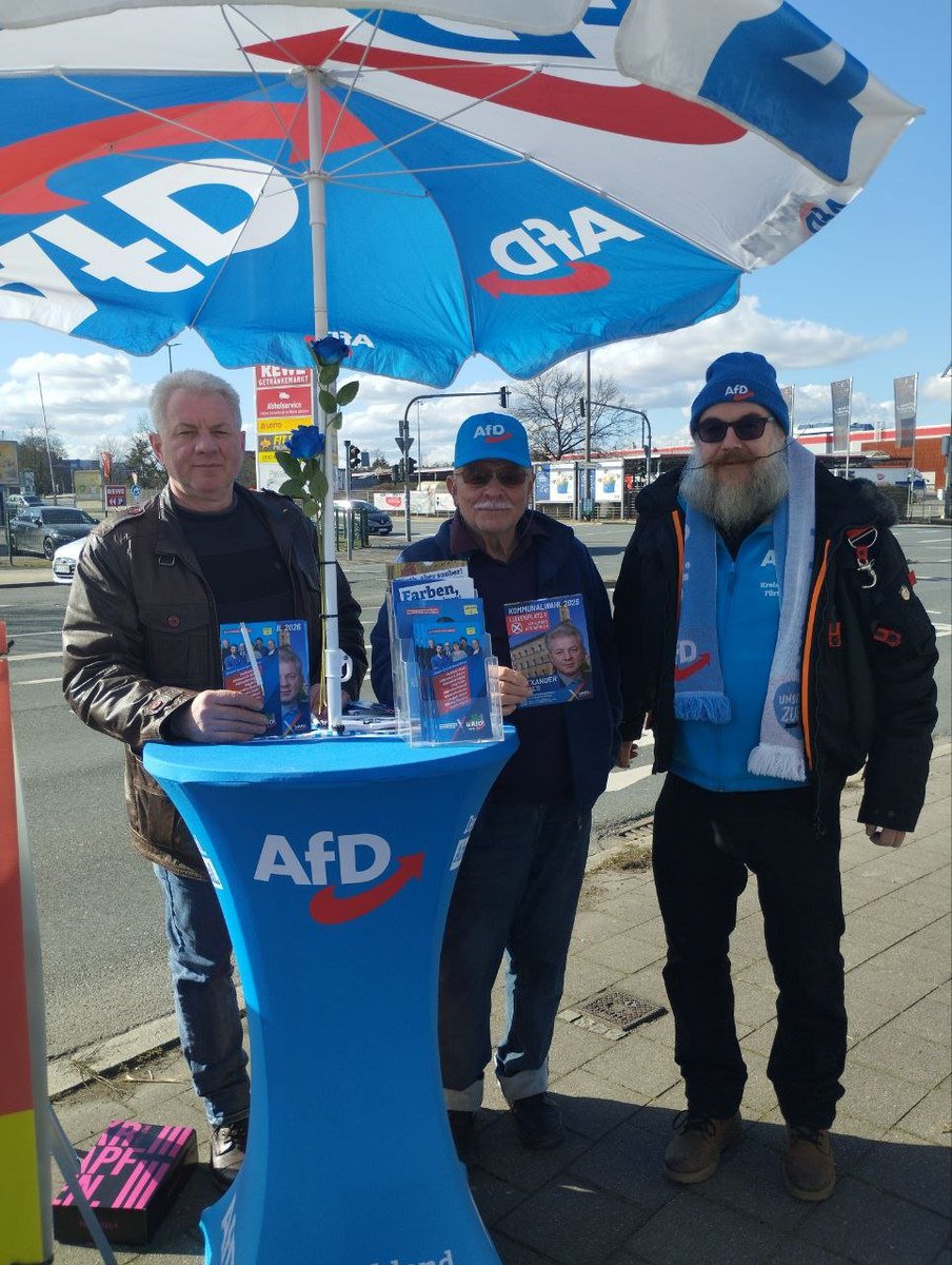 ah114088's tweet image. Bilder von unseren beiden Infoständen heute zur Kommunalwahl 2026 in #Fürth. Vormittags mit MdL Matthias Vogler beim Bahnhof Fürth-Dambach, nachmittags in Poppenreuth bei der IKEA. Viele interessante Gespräche, gute Stimmung und etliche Autofahrer mit Daumen hoch. #AfD