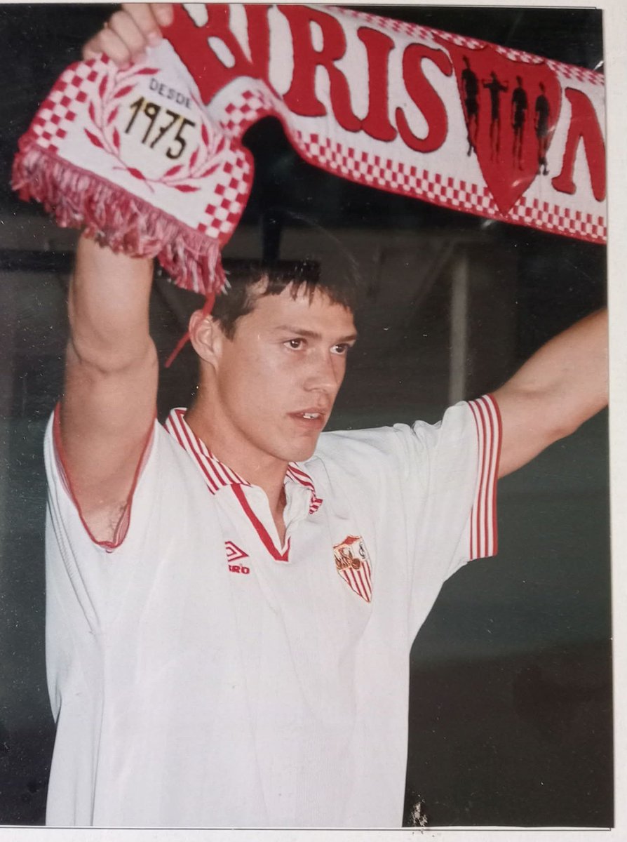 LuisJV93's tweet photo. Sevillista y de los Biris. 

@peladoalmeyda https://t.co/gAnzcACvBX