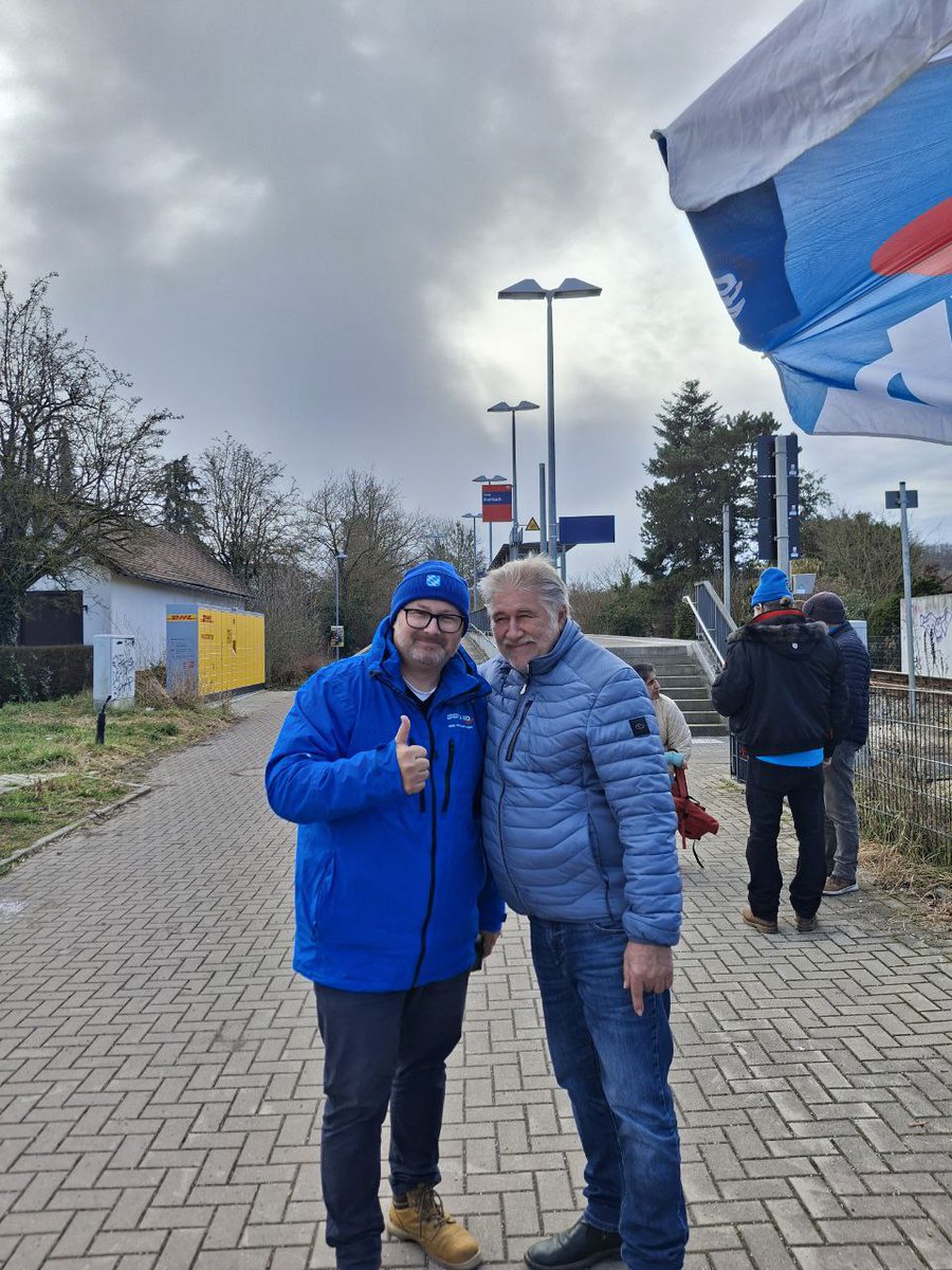 ah114088's tweet image. Bilder von unseren beiden Infoständen heute zur Kommunalwahl 2026 in #Fürth. Vormittags mit MdL Matthias Vogler beim Bahnhof Fürth-Dambach, nachmittags in Poppenreuth bei der IKEA. Viele interessante Gespräche, gute Stimmung und etliche Autofahrer mit Daumen hoch. #AfD