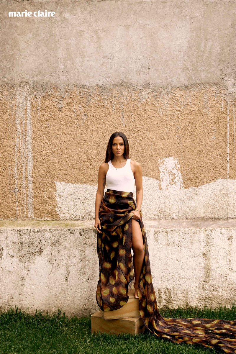 sofyaszz69's tweet photo. ANITTA IS EQUILIBRIUM 
#EQUILIBRIUMISCOMING https://t.co/BjhCXGrFYD