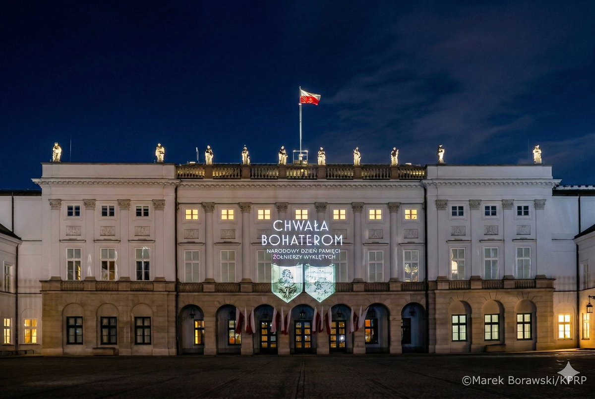 Jedno jest pewne w 100%. 

Gdyby Rafał Trzaskowski został prezydentem Polski, Pałac Prezydencki dziś nie wyglądałby tak.

#ZołnierzeNiezłomni 
📸Marek Borawski 
⬇️⬇️⬇️