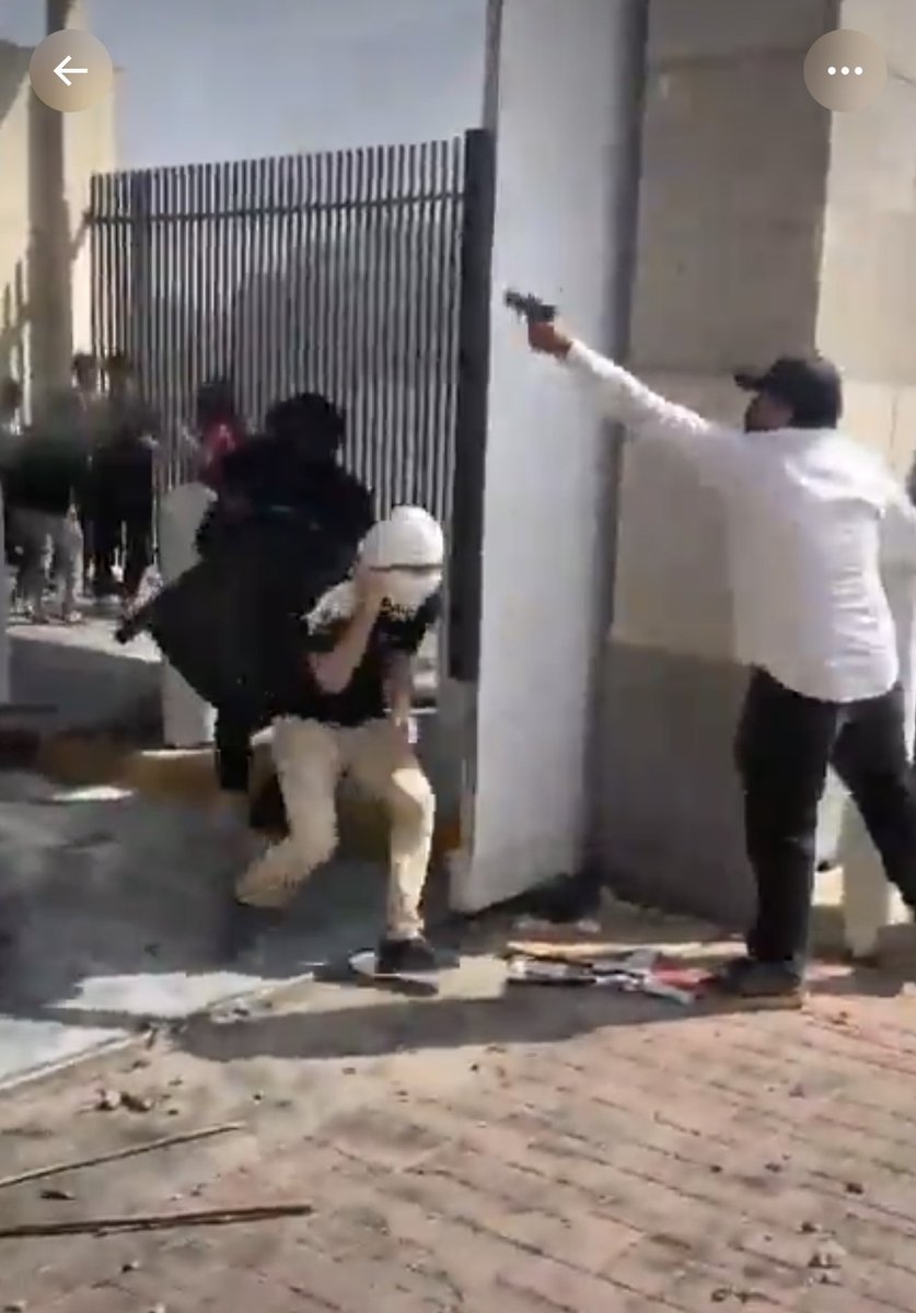 Himat75's tweet photo. Armed men opened firing first in #Karachi . 
This is clearly an effort to start civil unrest in #Pakistan . 
Don’t play in the hand of #Iran , #Israel or #India . Pakistan is always first . 
Without Pakistan you are nothing, save your country https://t.co/1mmUJsUY3I