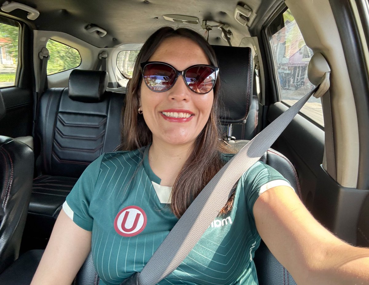 Es domingo y mi lugar es la tribuna alentando a Universitario. ♥️