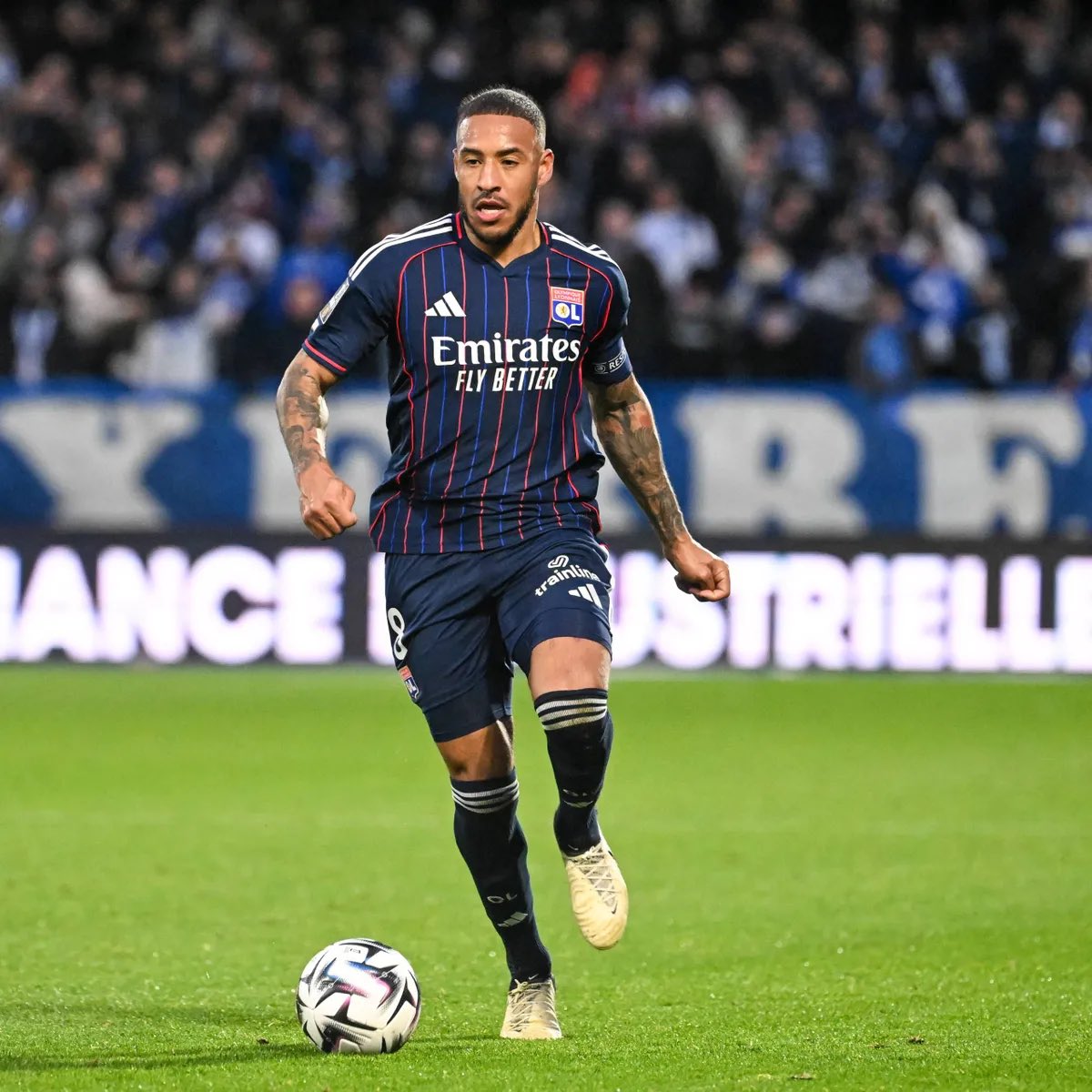 STATS 📈📉

21
Corentin TOLISSO devient le 21e meilleur buteur de l’histoire de l’OL.

Le capitaine lyonnais a marqué face à Marseille son 52e but avec Lyon et dépasse le total de Maxwel CORNET.

#TeamOL #OMOL #Tolisso ♥️💙