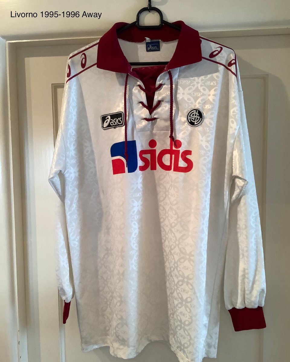 Jonas @threefingers 🎩 tweet media