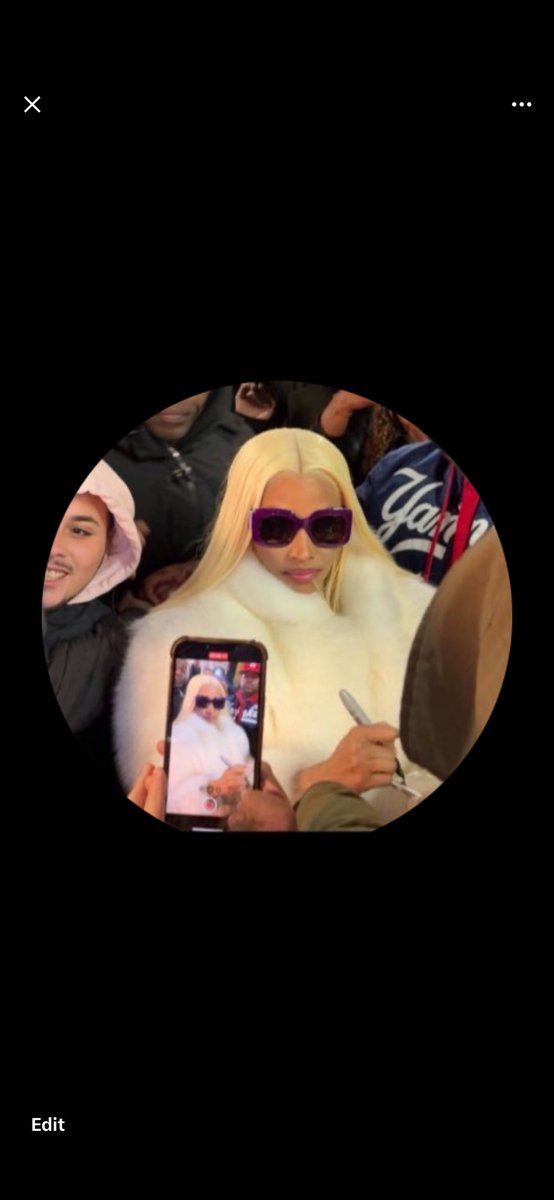 NickiToDope's tweet photo. Can anybody find me the 4k version of this pic lol https://t.co/U3oeEw0prL