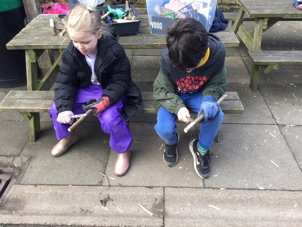PinchmillLower's tweet photo. Forest School in action!! https://t.co/ewS3fIFj2W