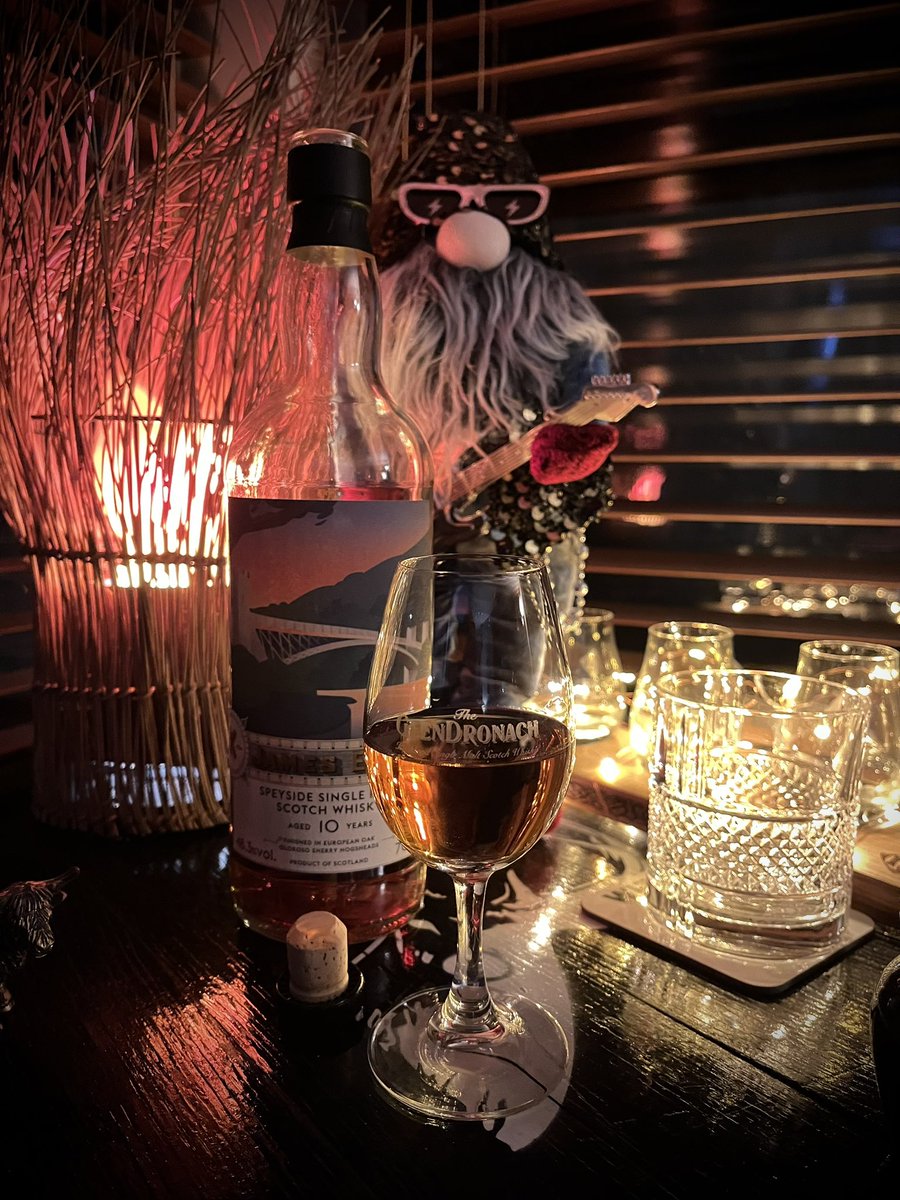 RockNRolla60's tweet image. Evening Rockers 

A Wee Dram O Dailuaine 
While Catching Up On Last Night’s 
Gladiators Because I Wiz In Edinburgh 
Aw Day Yesterday 😎

#Flange 💥🥃😎🎸🏴󠁧󠁢󠁳󠁣󠁴󠁿