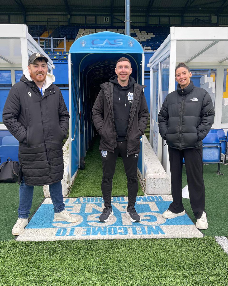 Kicking Back tweet media