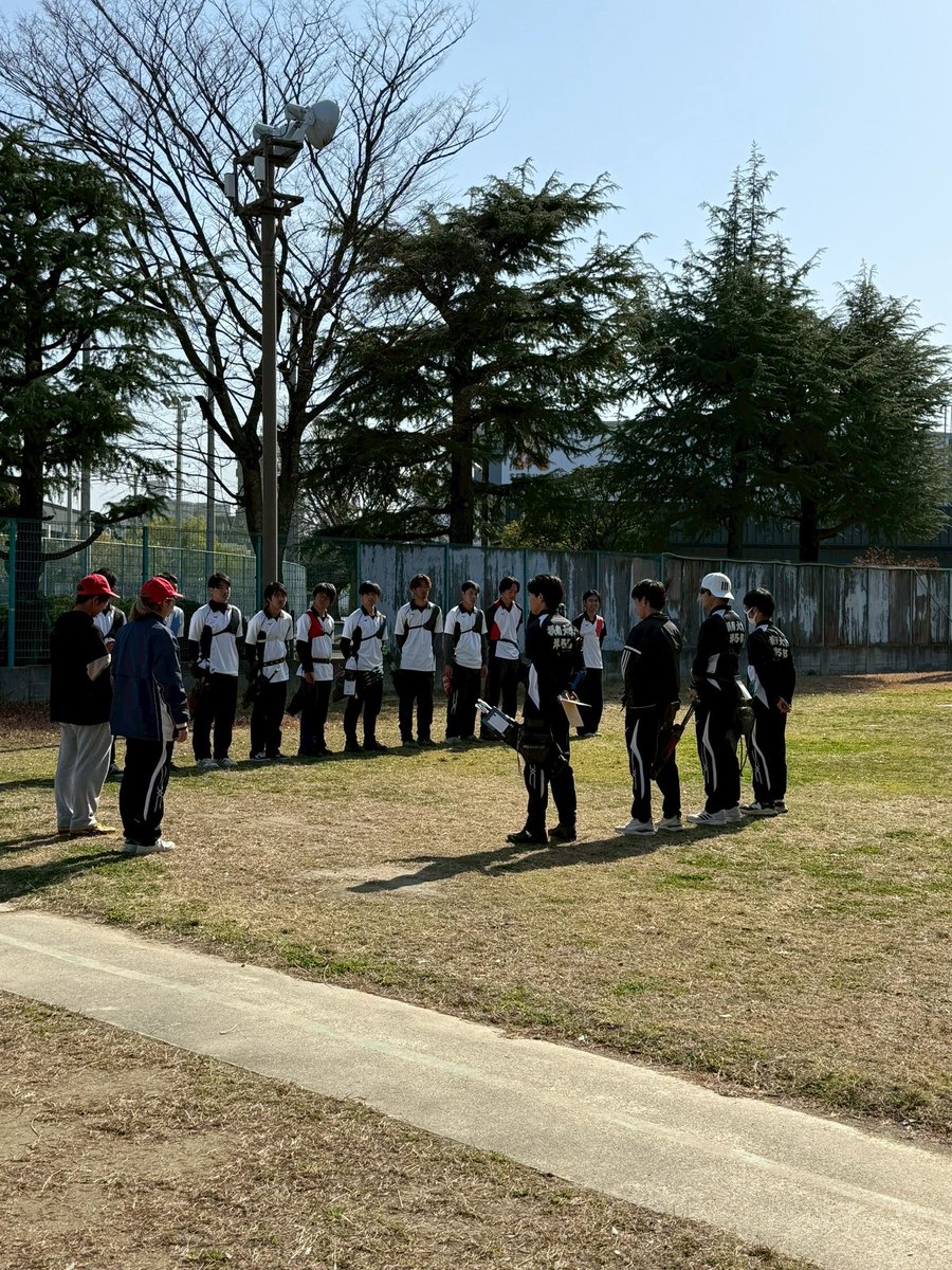 su_archery's tweet photo. 先日、立命大学さんと練試合を行いました。

結果は
男子　摂大2840-立命大4899
女子　摂大1593-立命大1761となりました。

立命館大学さんありがとうございました！ https://t.co/BNKYsq6g80