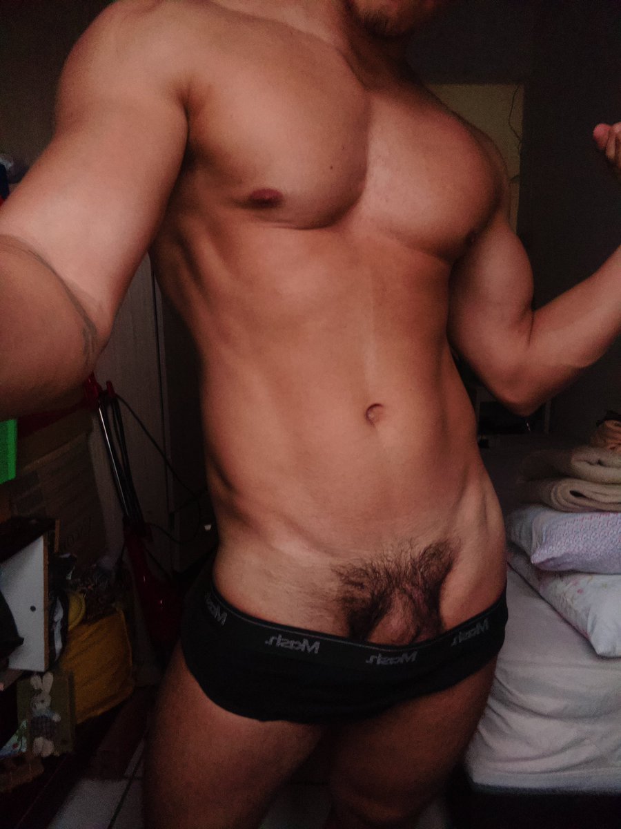 Hogati • 10k tweet media