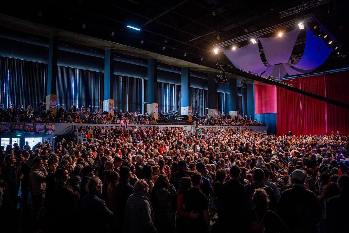 🔴⚡ Meeting de <a href="/JLMelenchon/">Jean-Luc Mélenchon</a> à Perpignan, ville dirigée par le RN. Salle comble.