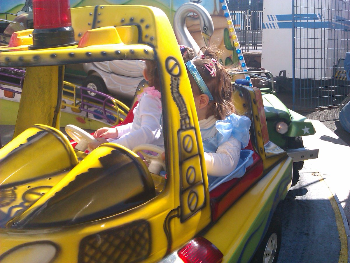 Nos vemos en <a href="/grxlaferia/">GRX La Feria</a> . Cuando era peque me pusieron el traje pero no imaginé que subiría estas foto.Cada año voy a las ferias de los pueblos y a las romerías en 🇮🇨 y el sentimiento es increíble, tengo ganas de ir a Granada a la feria y formar parte de eso
tan bonito 🤏🎡🌱✨