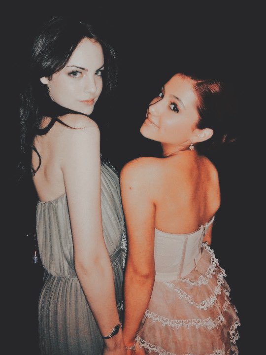 bjbbleobsessed's tweet photo. ᅠ      
ᅠ      
❝ jadey .ᐟ remember the first birthday party you invited me to 𖤠 we were only five .ᐟ and remember our first halloween together 𖤠 now look at us , nearly twelve - thirteen years later .ᐟ 🙈 ❞ 
ᅠ    
ᅠ     
@NotJadeWest https://t.co/fNR0tCs04G