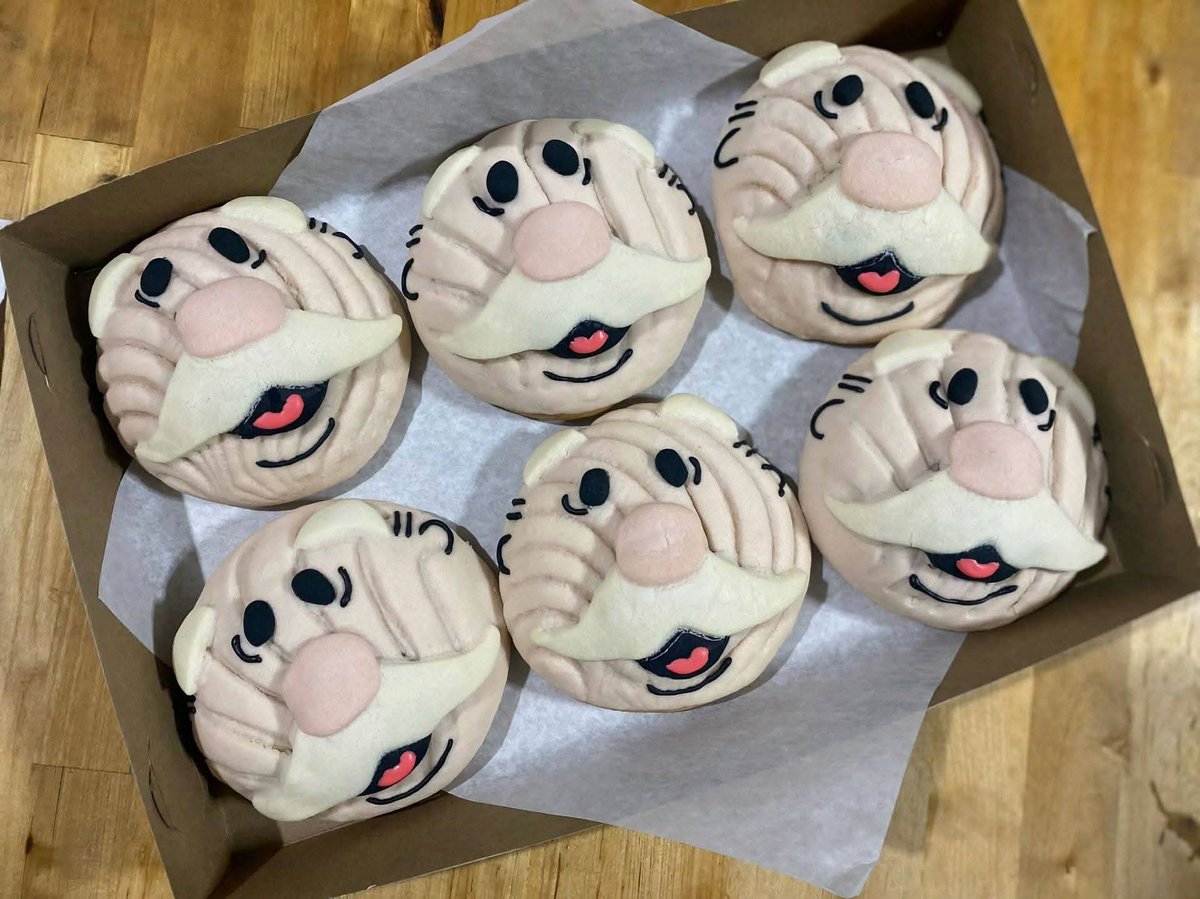 rthur013's tweet photo. Una panadería de Tijuana se vuelve viral tras vender Simi-Conchas.
Lo mismo pero más sabroso😋 https://t.co/3sPIFrsF4R