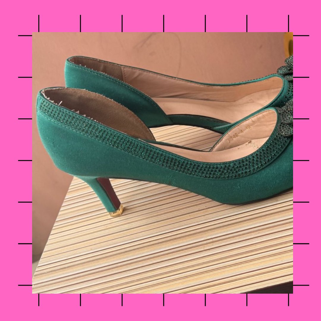 Green court shoes
Size : 42
Price : 10,000
Condition : new 

Location : Egbeda, Lagos