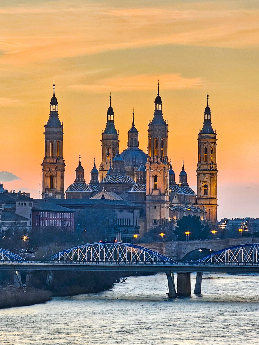 que bonita eres Zaragoza!! RT si eres de Zaragoza