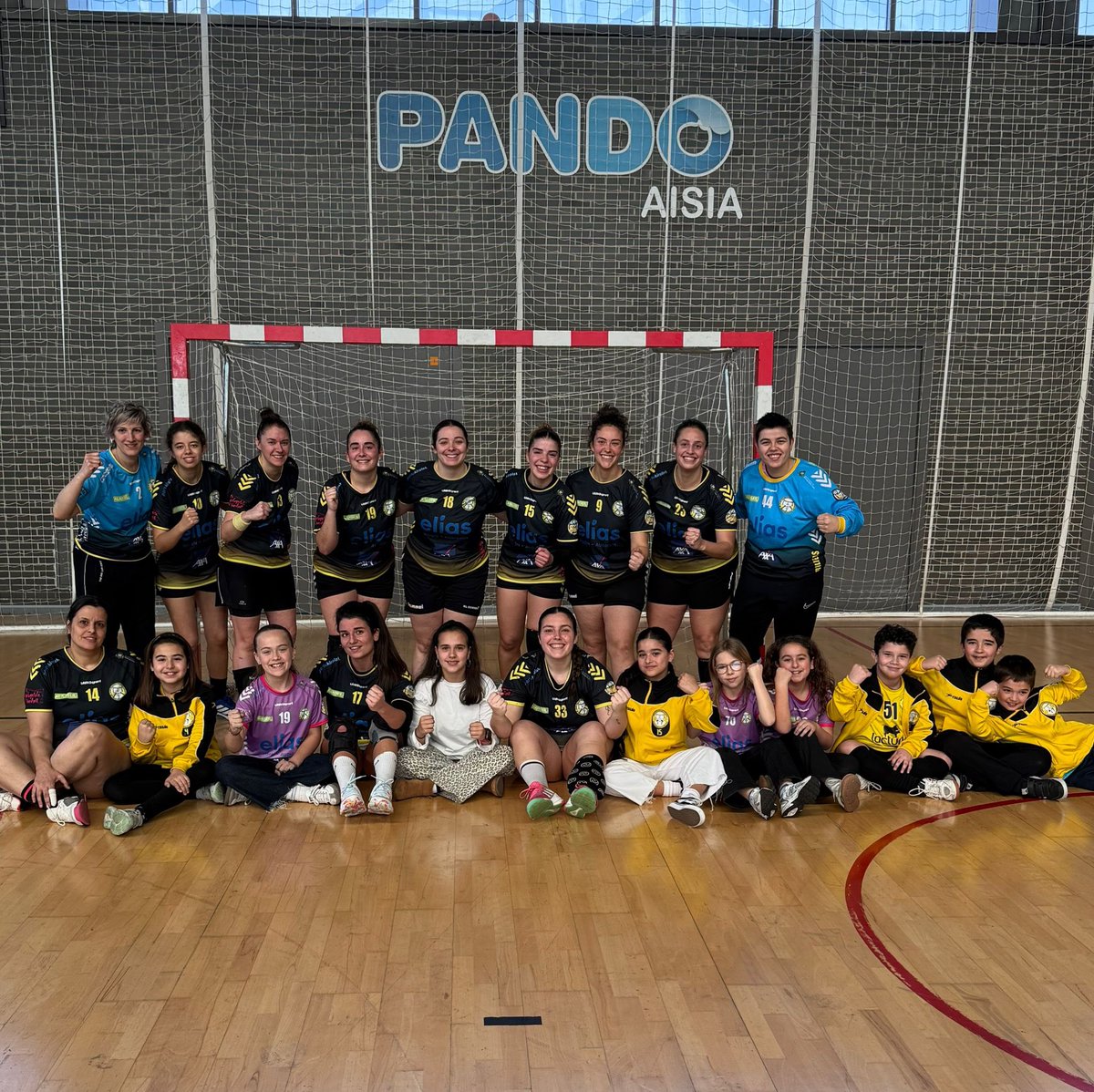 bmjarrilleras's tweet photo. Y nueva victoria del equipo senior en un partido muy reñido hasta el final.

Hau da bidea neskak!🔥 https://t.co/sIXSFaZLIG