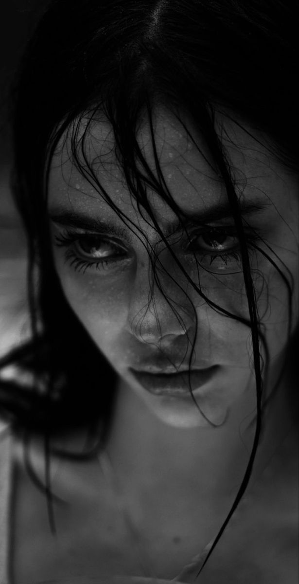 SamaelOrmesson's tweet photo. mes lèvres                 mes yeux,
cousues                      eux,
de silence                  trahissent tout

by Sam https://t.co/TGaIaAvA4l