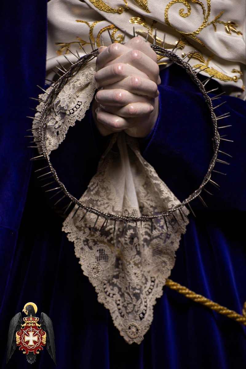 En la mañana del día de hoy, ha sido repuesta al culto Nuestra Señora de los Reyes, tras las labores realizadas por D. Julio Alcaraz.

Cuanta clase de buen gusto, señorío y profesionalidad.

Fotografías de D. Raúl Gutiérrez.

#SemanaSanta #Granada