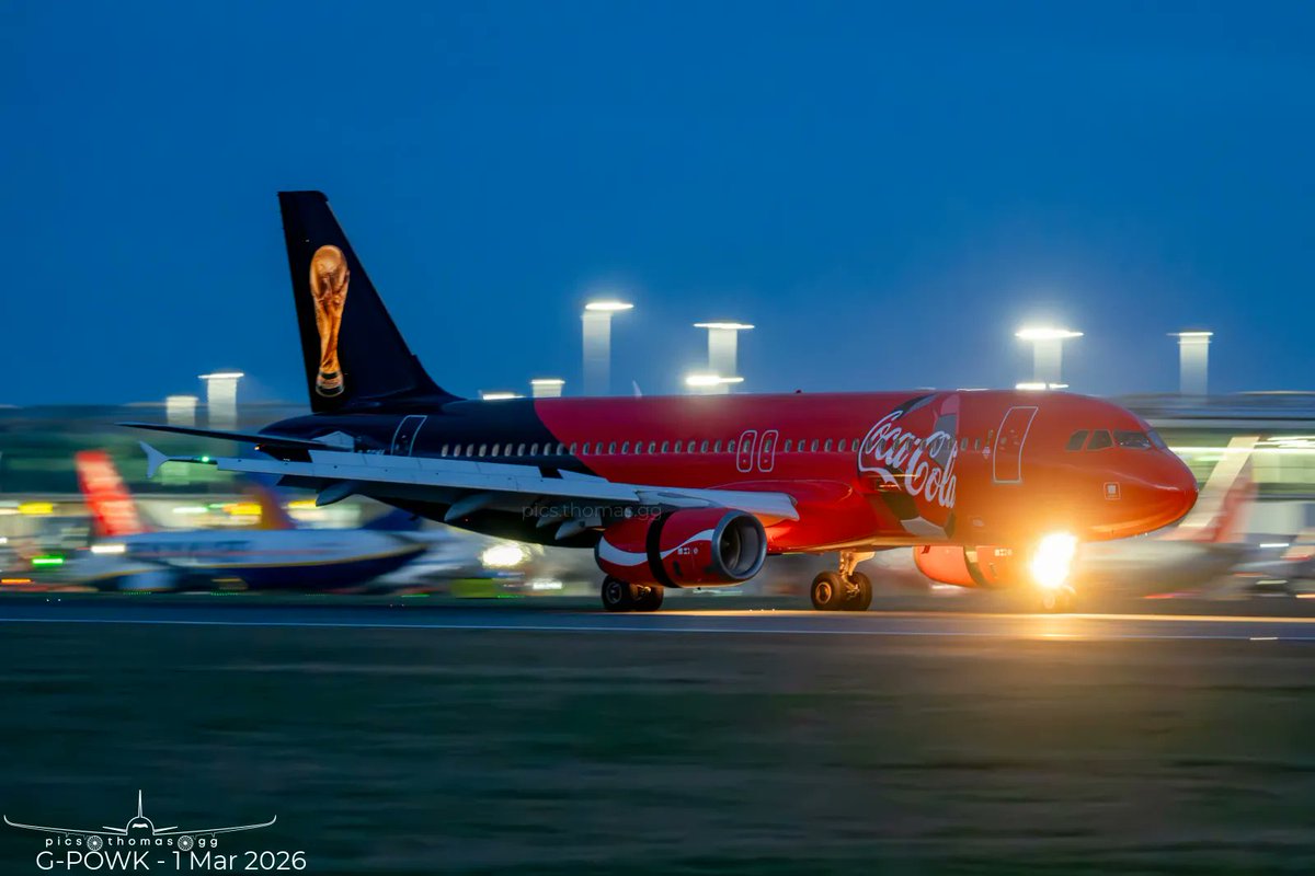 picsthomasgg's tweet image. #A320 @TitanAirways G-POWK arriving back home at Stansted this evening after positioning in from Goose Bay, wrapping up its World Cup Trophy Tour charter.