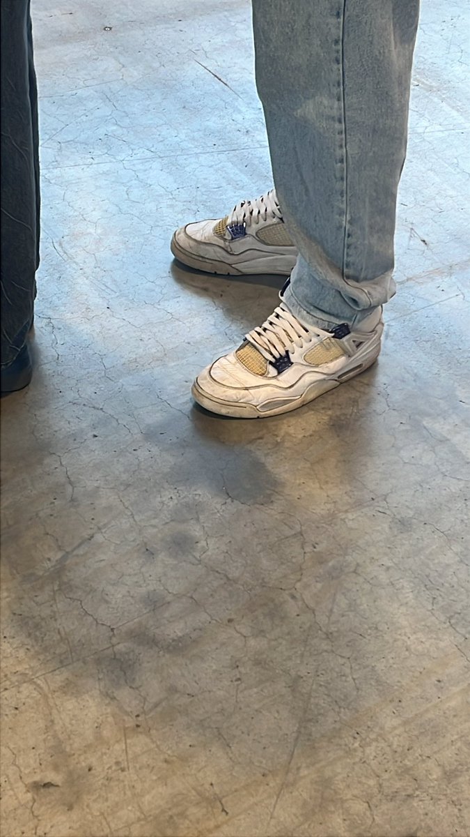 Sneaker Love tweet media