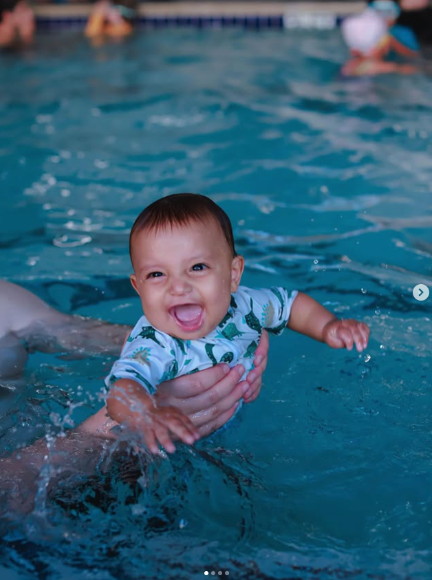 Floaties Swim School tweet media