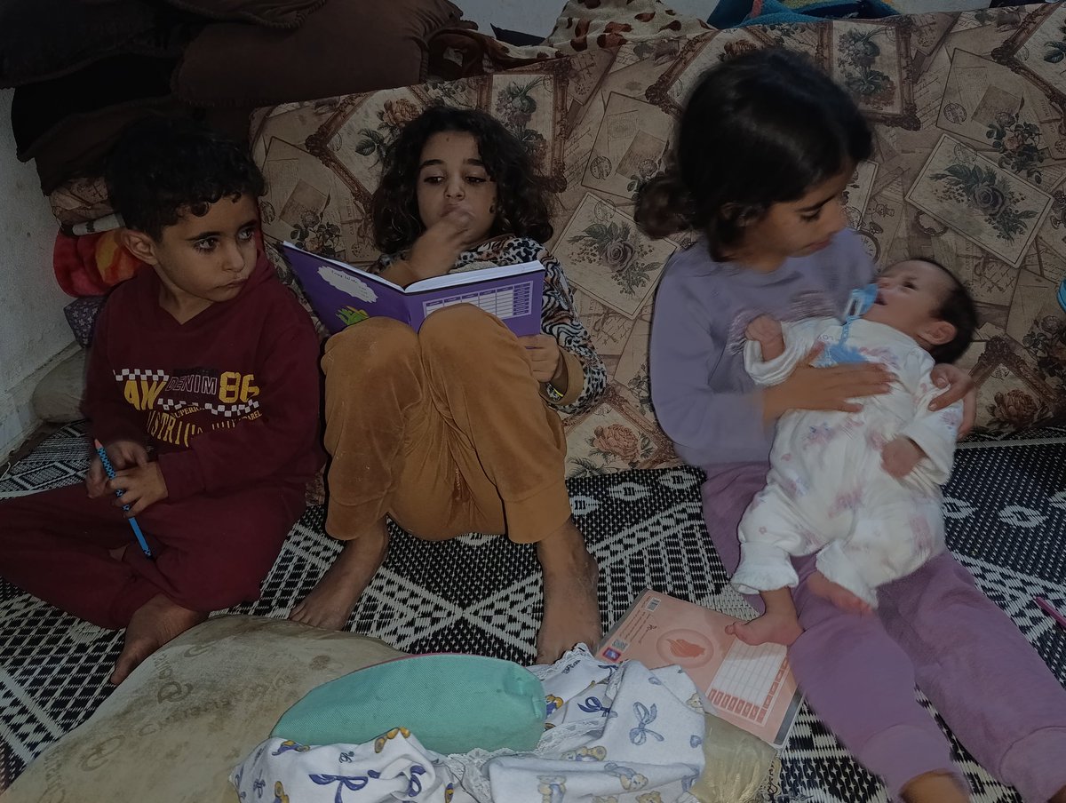 suzan00a's tweet photo. Eid al-Fitr is approaching in Gaza, and my children are eagerly awaiting the joy of the holiday and the chance to buy new clothes. Be a reason for bringing happiness to
 their hearts.
https://t.co/sj12kxA0yE https://t.co/wAQZPFAxzz
